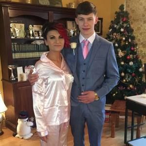 Meet your Posher, Dara